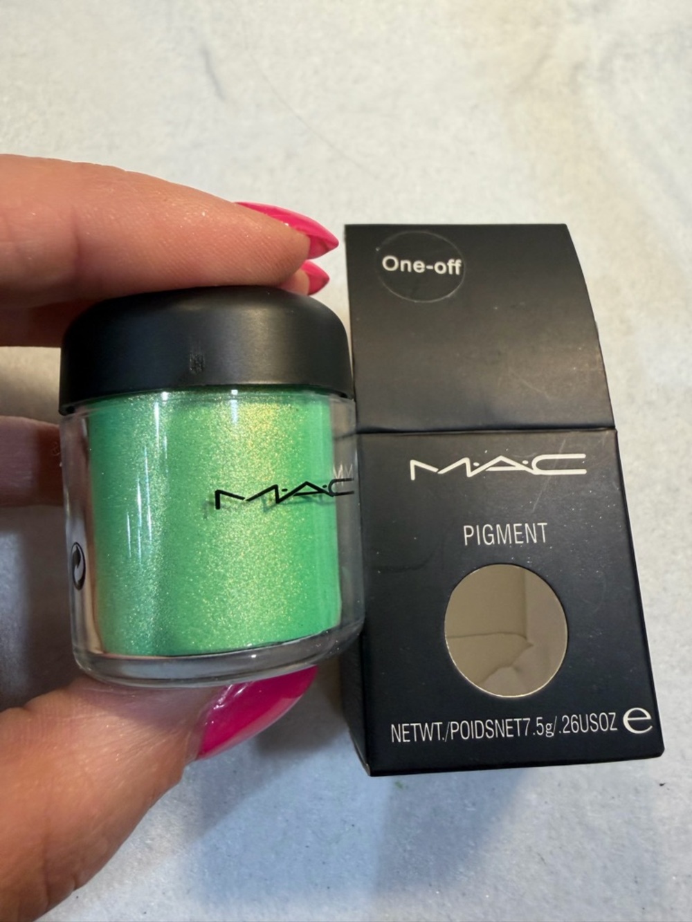 MAC One-off Green Pigment. New